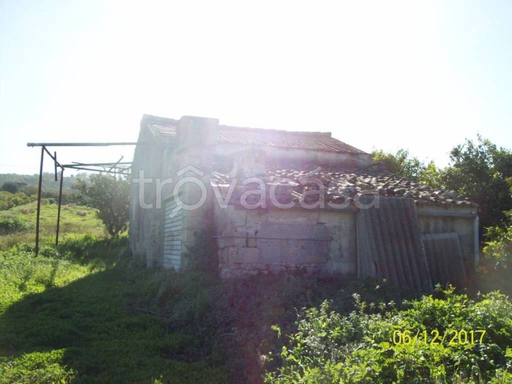 casa indipendente in vendita a Lentini
