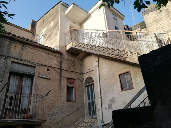 casa indipendente in vendita a Lentini
