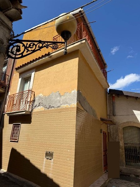 casa indipendente in vendita a Lentini
