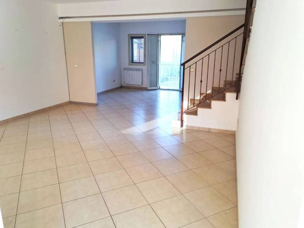 casa indipendente in vendita a Lentini