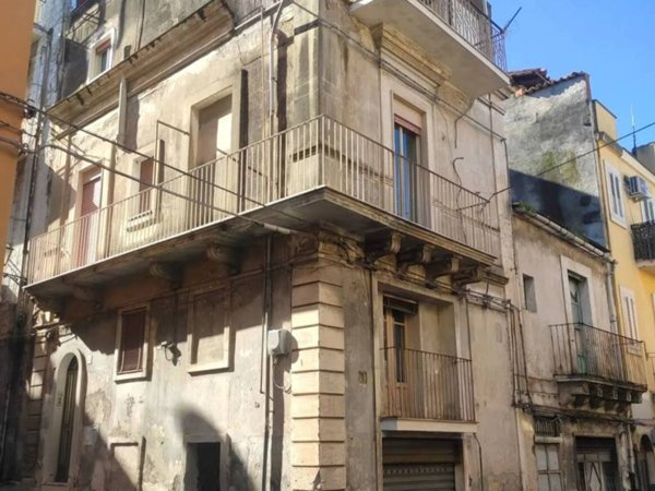 casa indipendente in vendita a Lentini