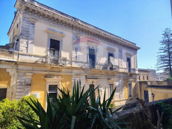 casa indipendente in vendita a Lentini