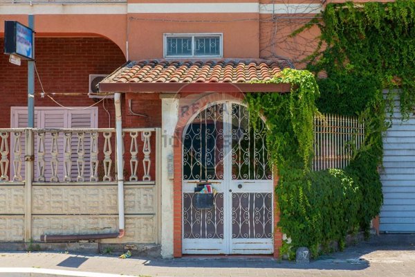 casa indipendente in vendita a Lentini
