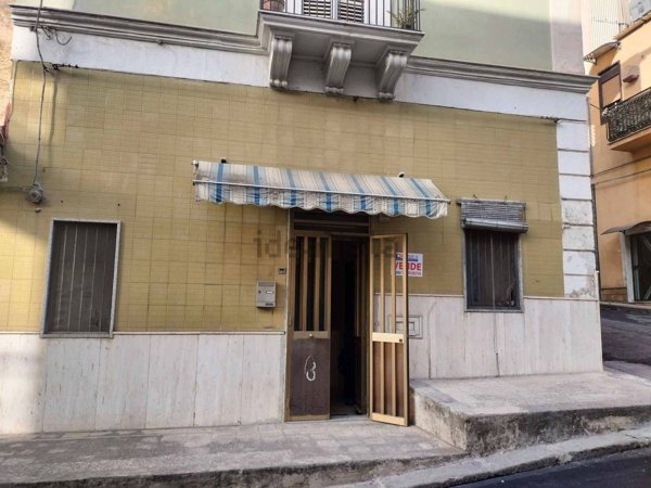 casa indipendente in vendita a Lentini