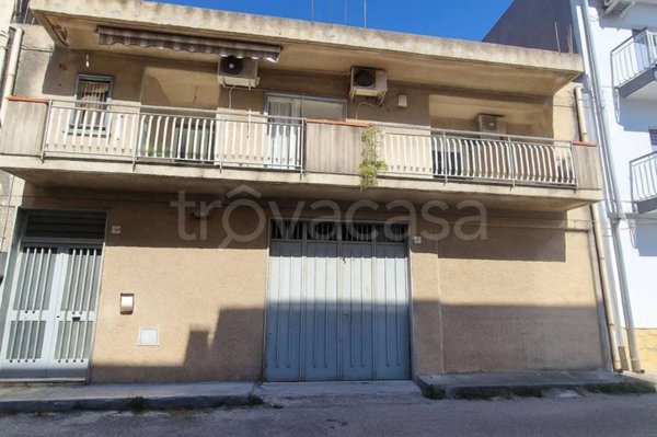 casa indipendente in vendita a Lentini