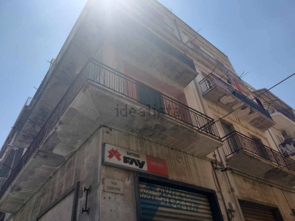 locale commerciale in vendita a Lentini