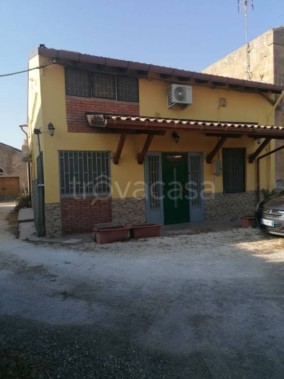 casa indipendente in vendita a Lentini
