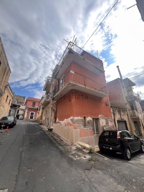 casa indipendente in vendita a Lentini