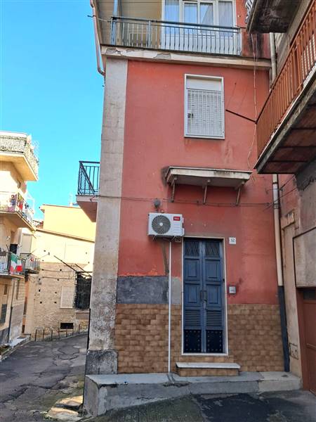 casa indipendente in vendita a Lentini