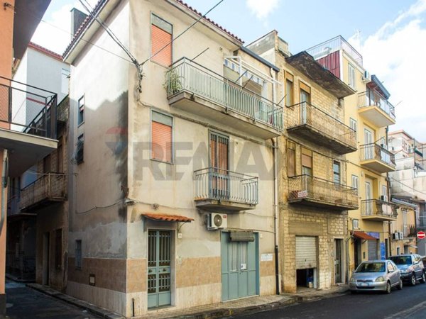 casa indipendente in vendita a Lentini