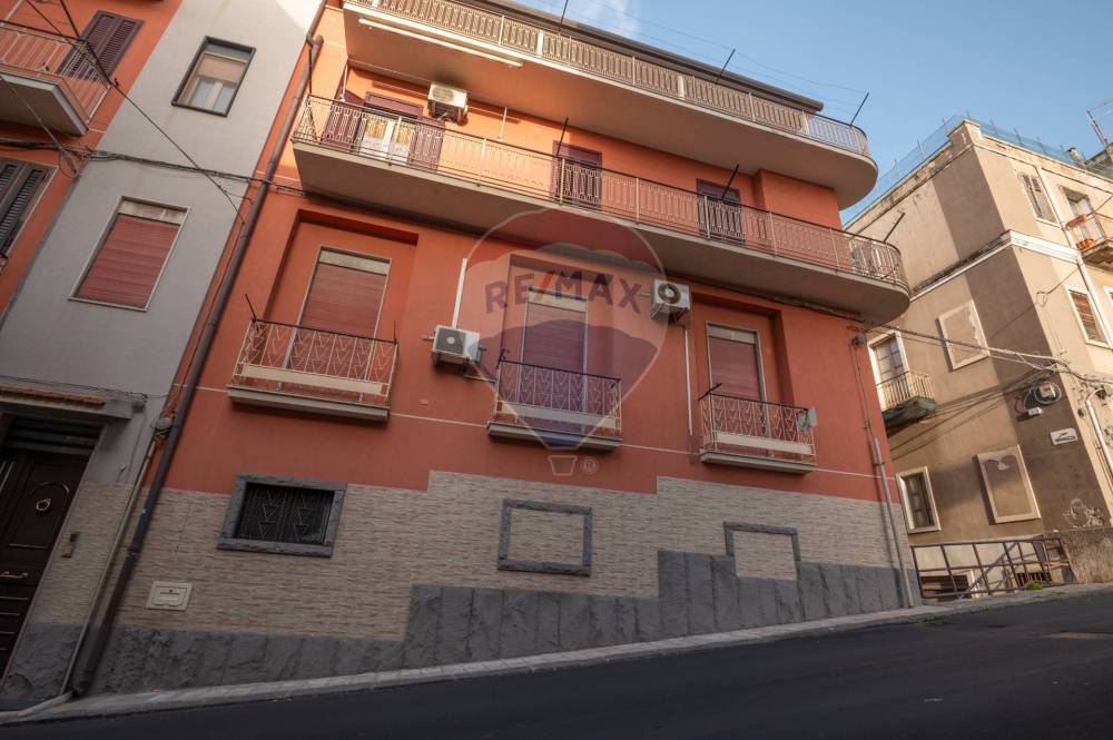 casa indipendente in vendita a Lentini