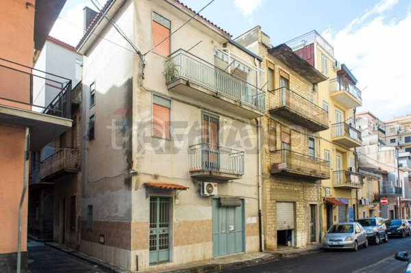 casa indipendente in vendita a Lentini