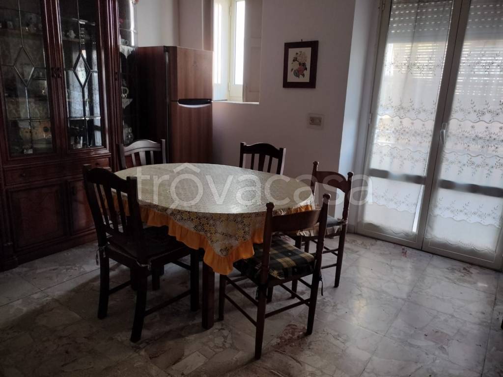 casa indipendente in vendita a Lentini