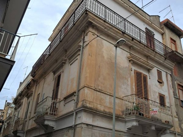 casa indipendente in vendita a Lentini