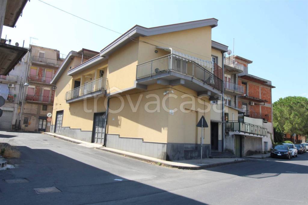 casa indipendente in vendita a Lentini