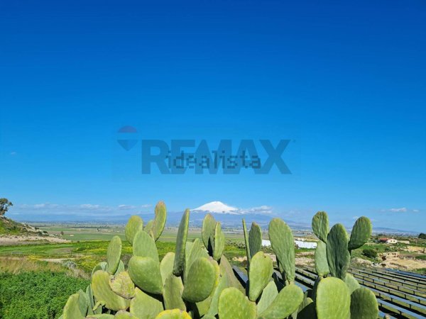 casa indipendente in vendita a Lentini