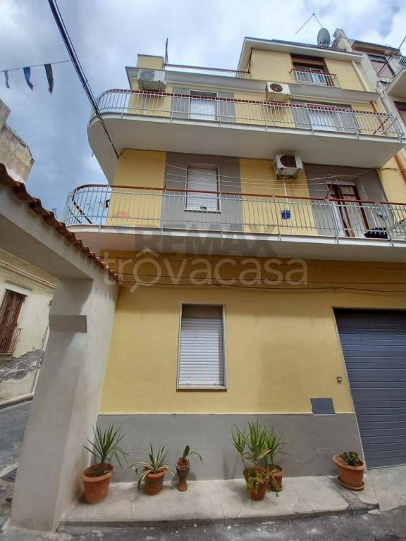 casa indipendente in vendita a Lentini