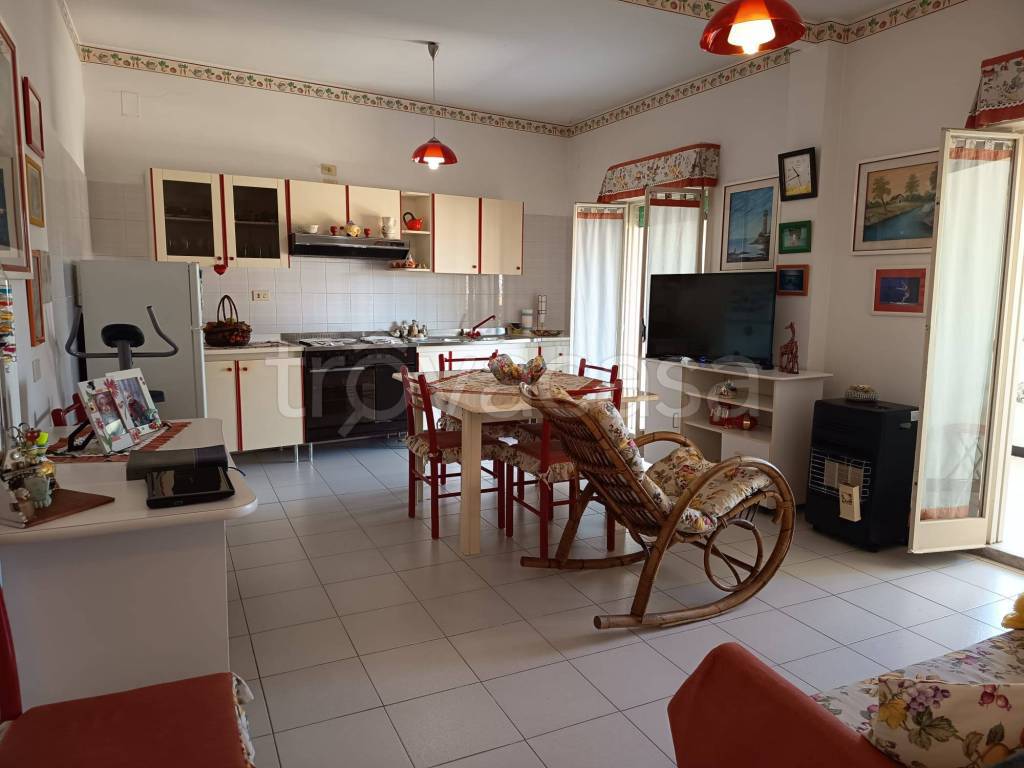 casa indipendente in vendita a Lentini