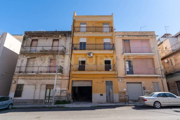 casa indipendente in vendita a Lentini