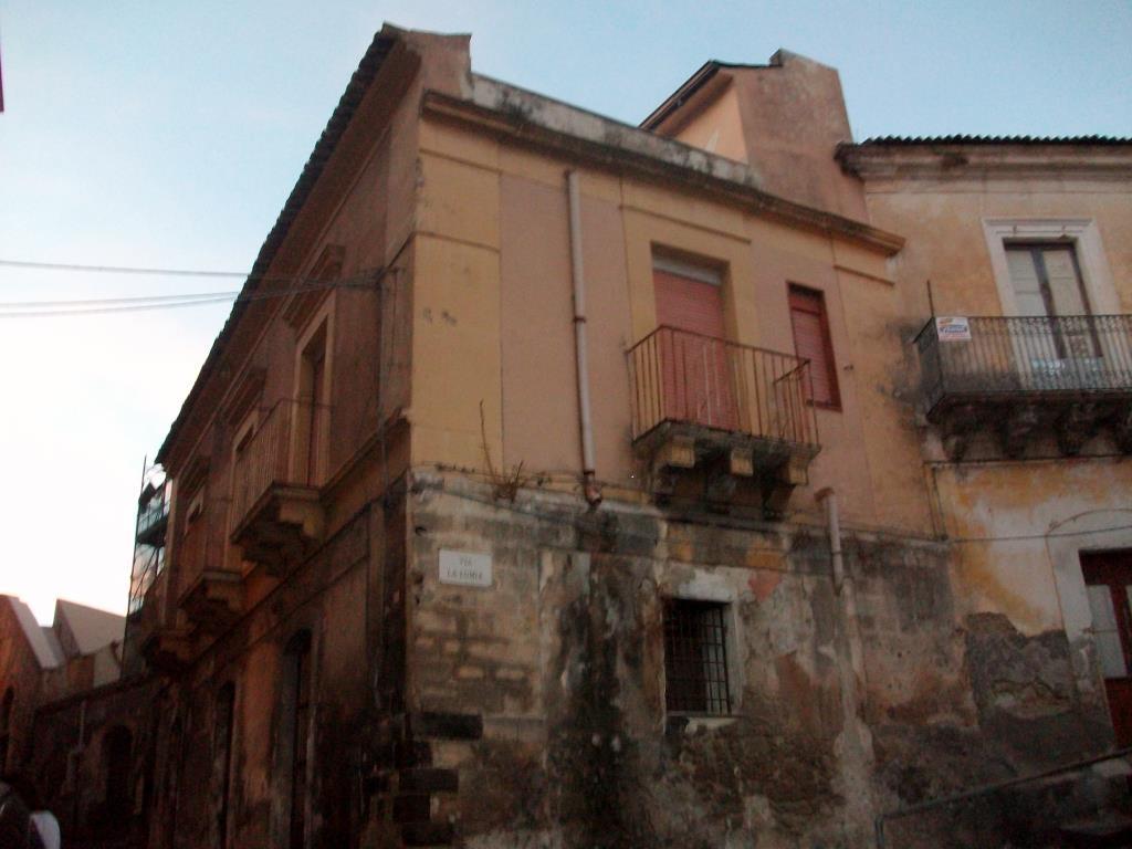 casa indipendente in vendita a Lentini