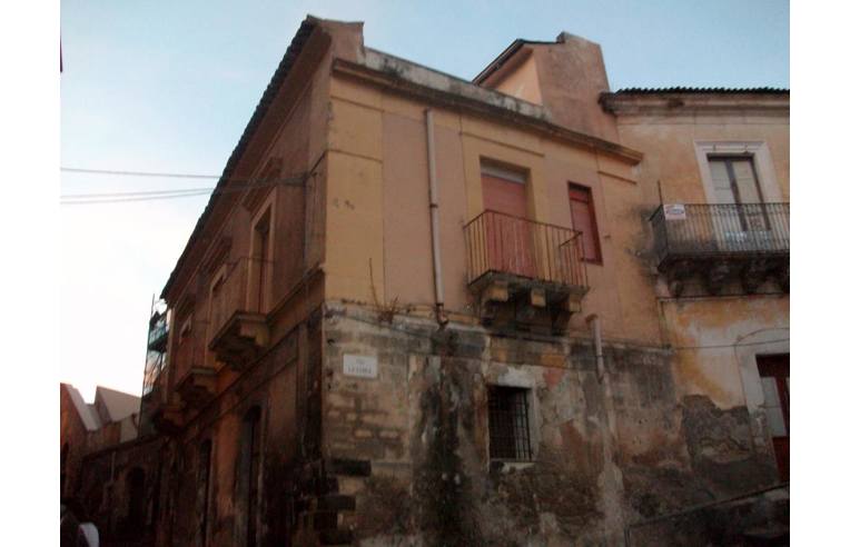 casa indipendente in vendita a Lentini
