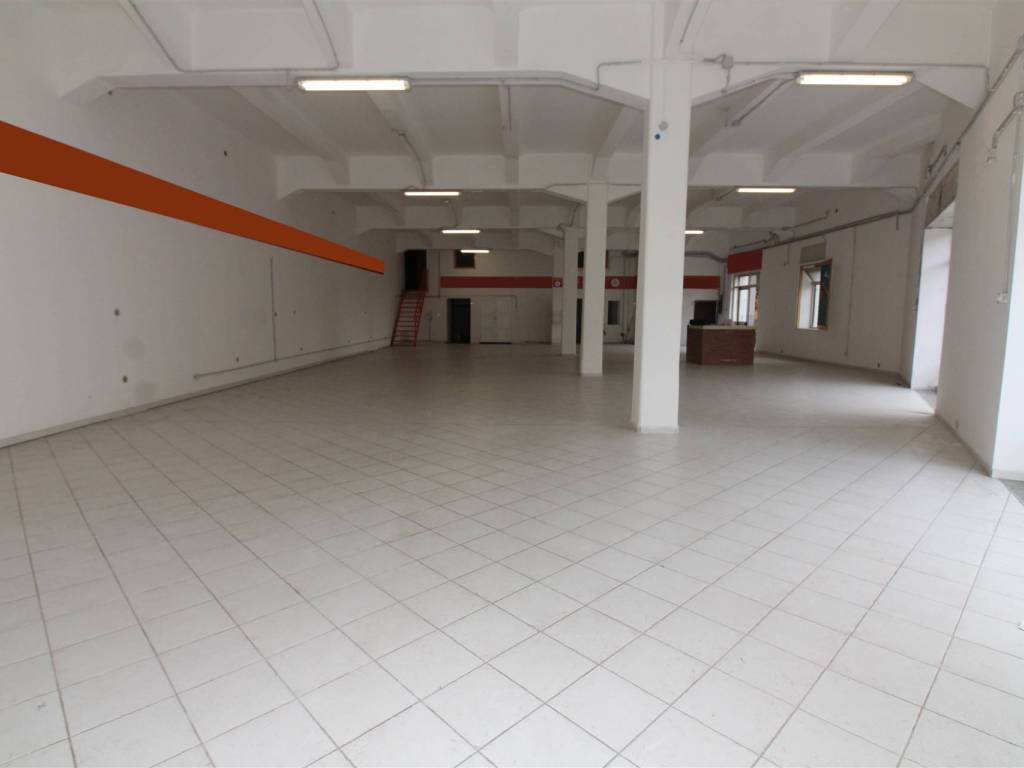 locale commerciale in vendita a Lentini