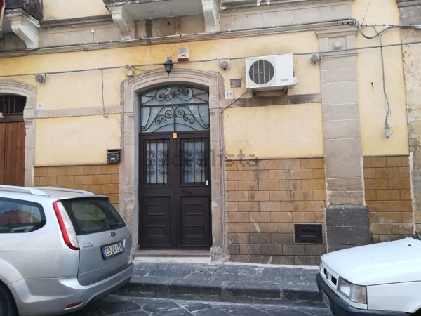 casa indipendente in vendita a Lentini