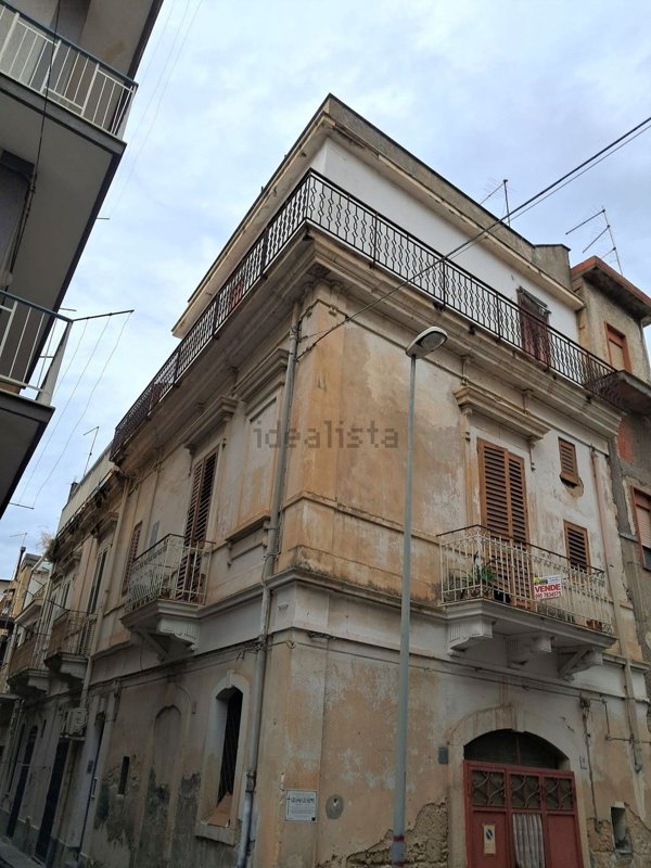 casa indipendente in vendita a Lentini