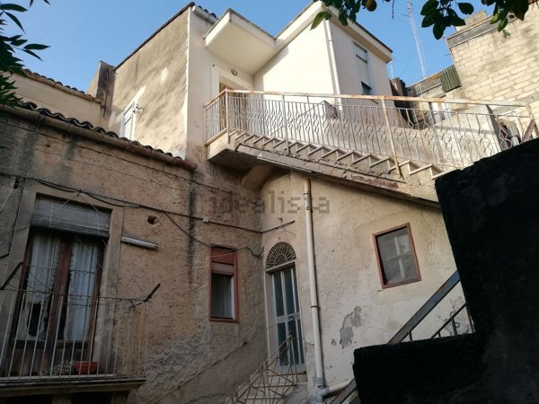 casa indipendente in vendita a Lentini