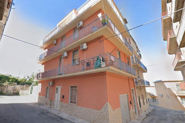 casa indipendente in vendita a Lentini