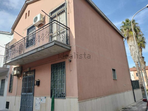 casa indipendente in vendita a Lentini