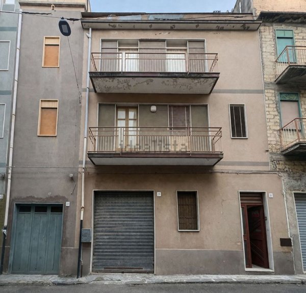 casa indipendente in vendita a Lentini