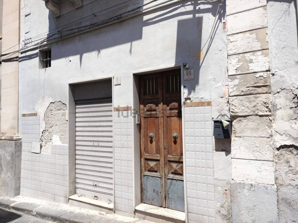 casa indipendente in vendita a Lentini