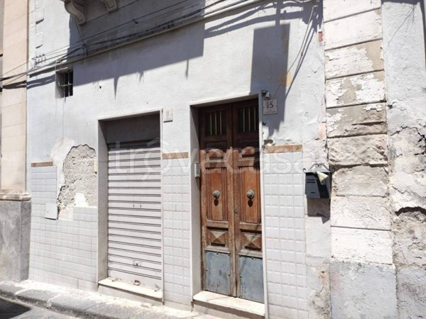 casa indipendente in vendita a Lentini