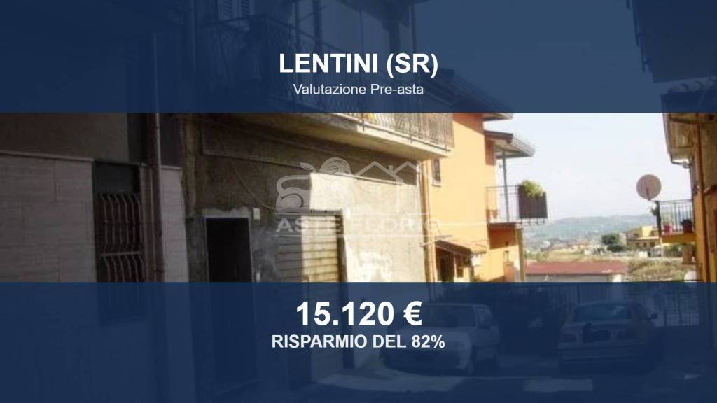casa indipendente in vendita a Lentini