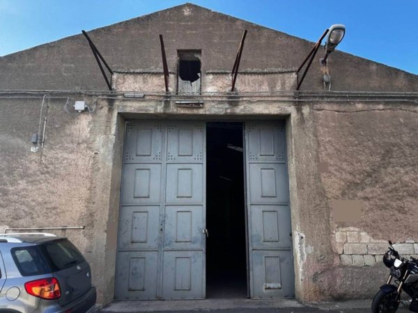 locale commerciale in vendita a Lentini