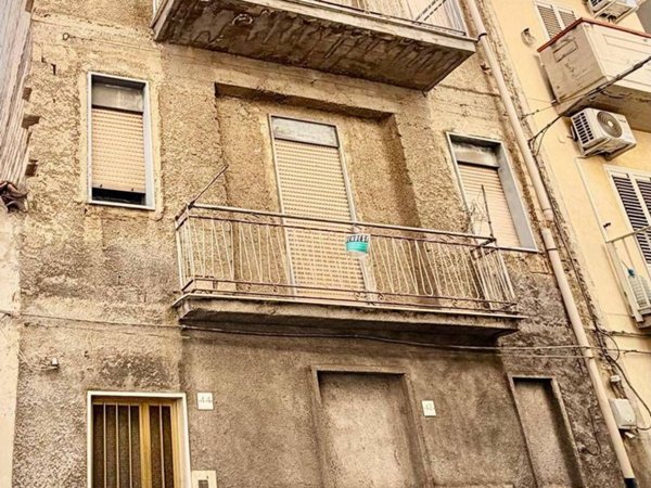 casa indipendente in vendita a Lentini