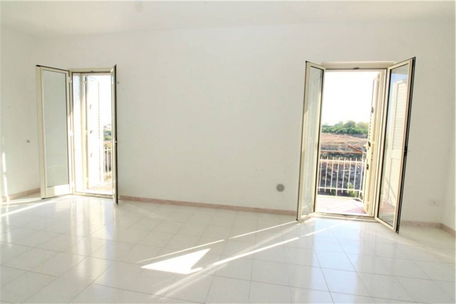 casa indipendente in vendita a Lentini