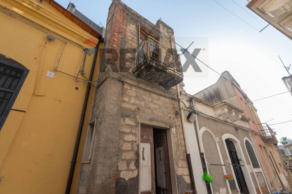 casa indipendente in vendita a Lentini