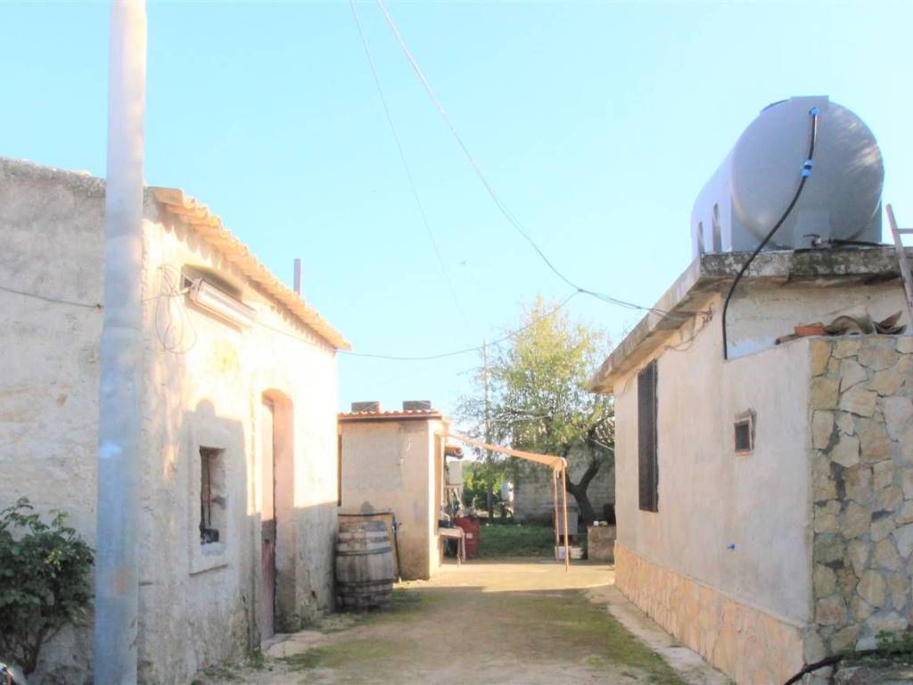 casa indipendente in vendita a Lentini in zona Sigonella
