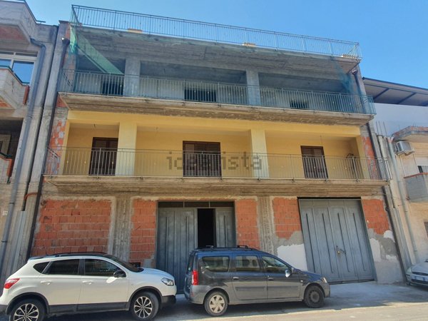casa indipendente in vendita a Lentini