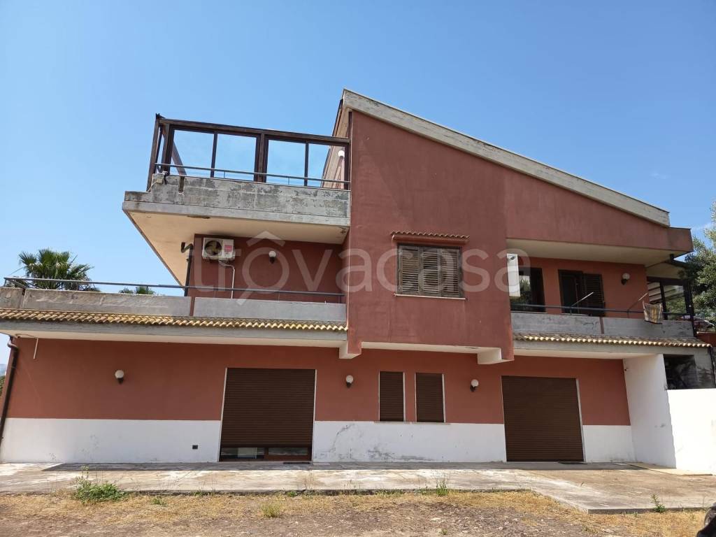 casa indipendente in vendita a Lentini