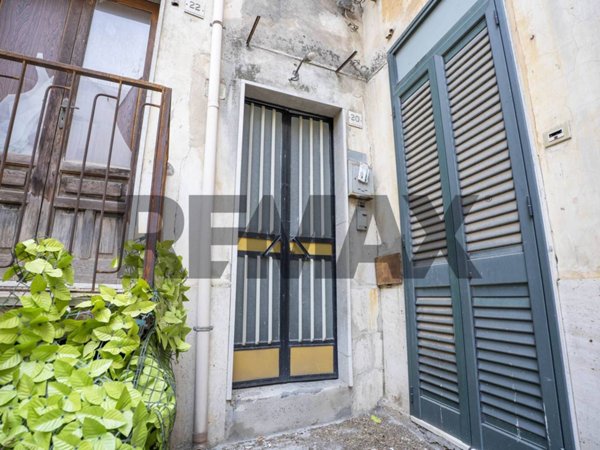 casa indipendente in vendita a Lentini
