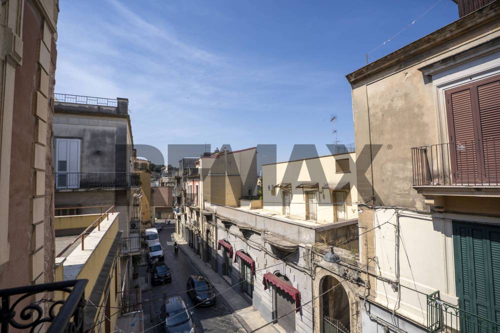 casa indipendente in vendita a Lentini
