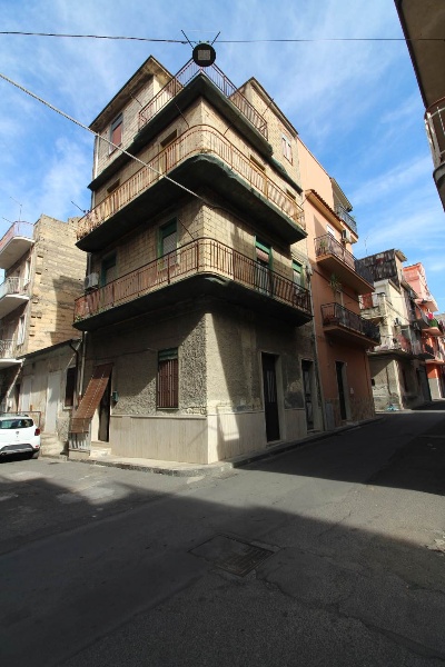 casa indipendente in vendita a Lentini