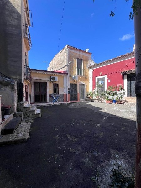 casa indipendente in vendita a Lentini