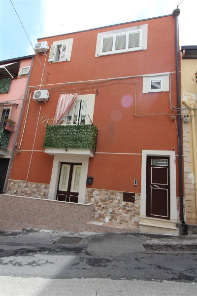casa indipendente in vendita a Lentini