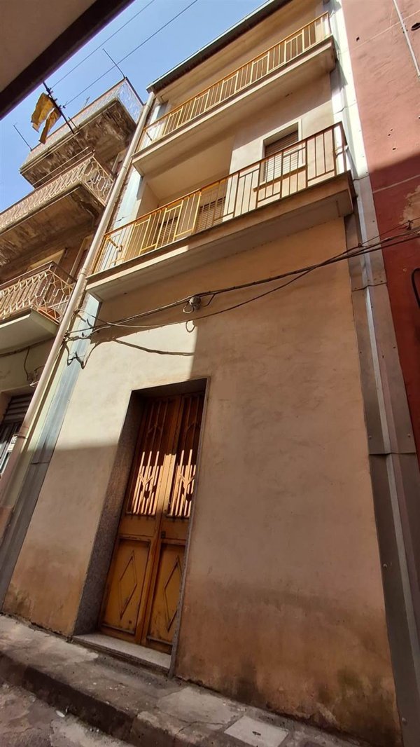 casa indipendente in vendita a Lentini