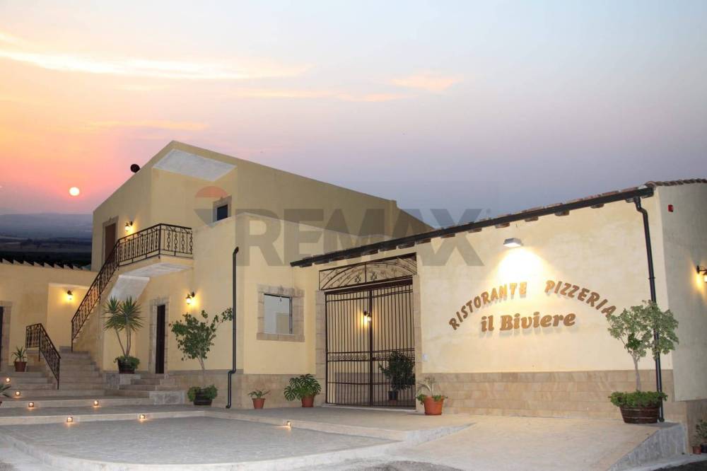 locale commerciale in vendita a Lentini