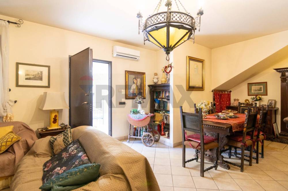 casa indipendente in vendita a Lentini